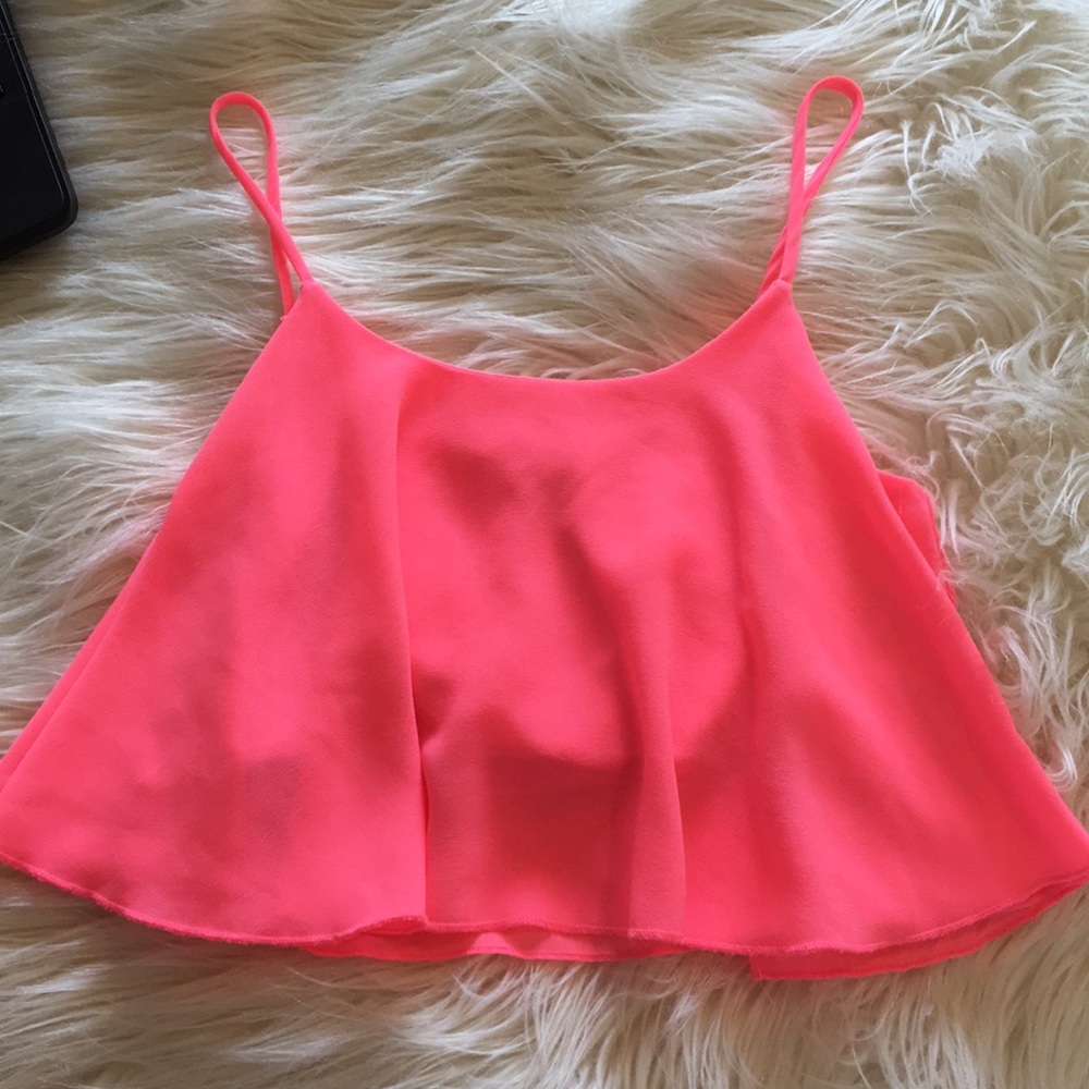 coral colored crop top